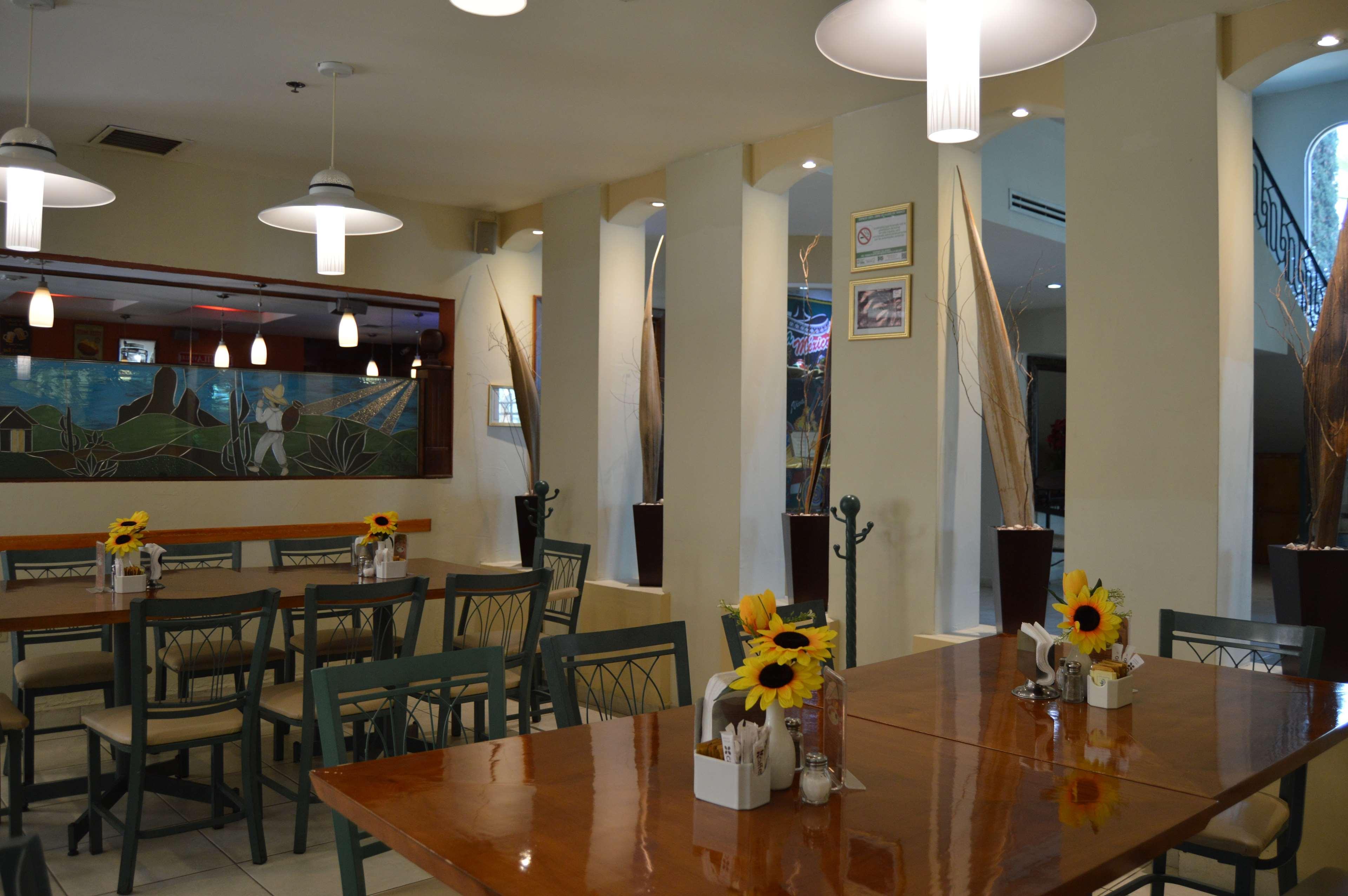 Best Western Bazarell Inn Montemorelos Exterior photo