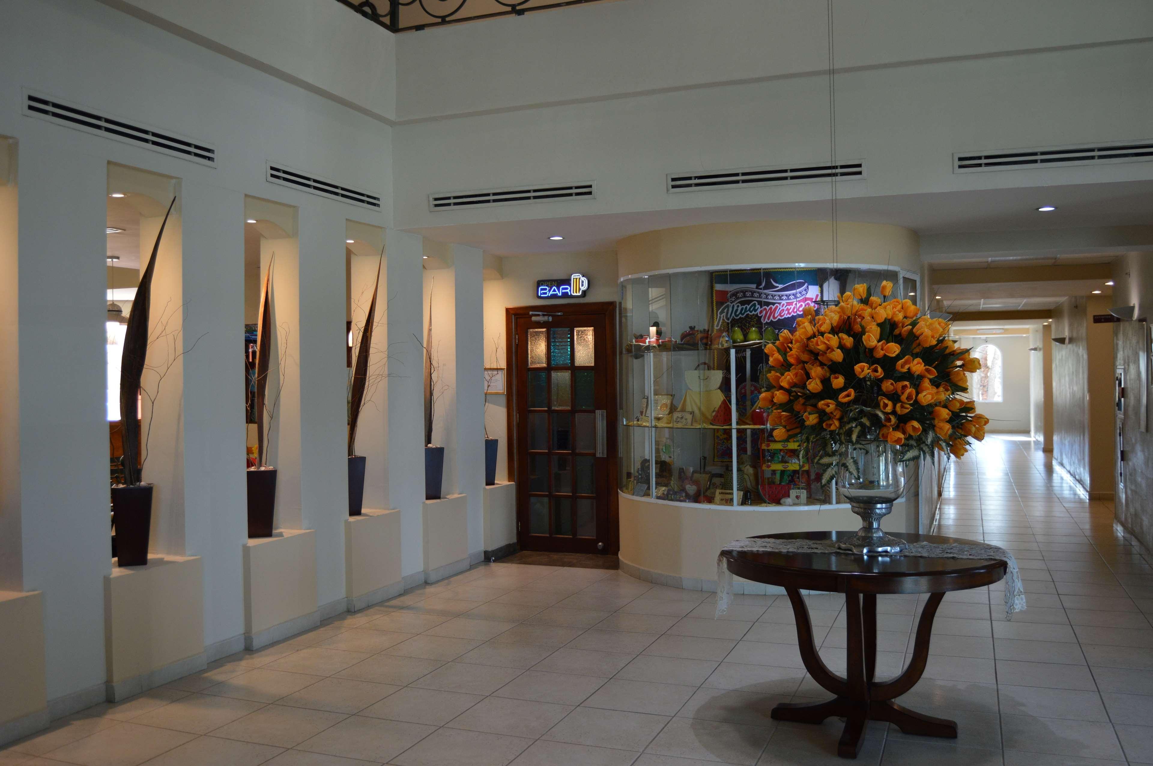 Best Western Bazarell Inn Montemorelos Exterior photo