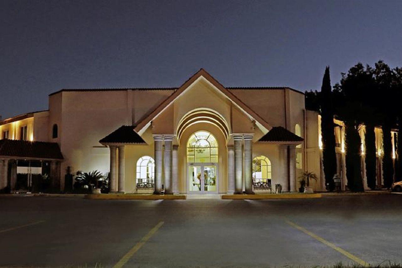 Best Western Bazarell Inn Montemorelos Exterior photo