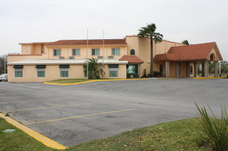 Best Western Bazarell Inn Montemorelos Exterior photo