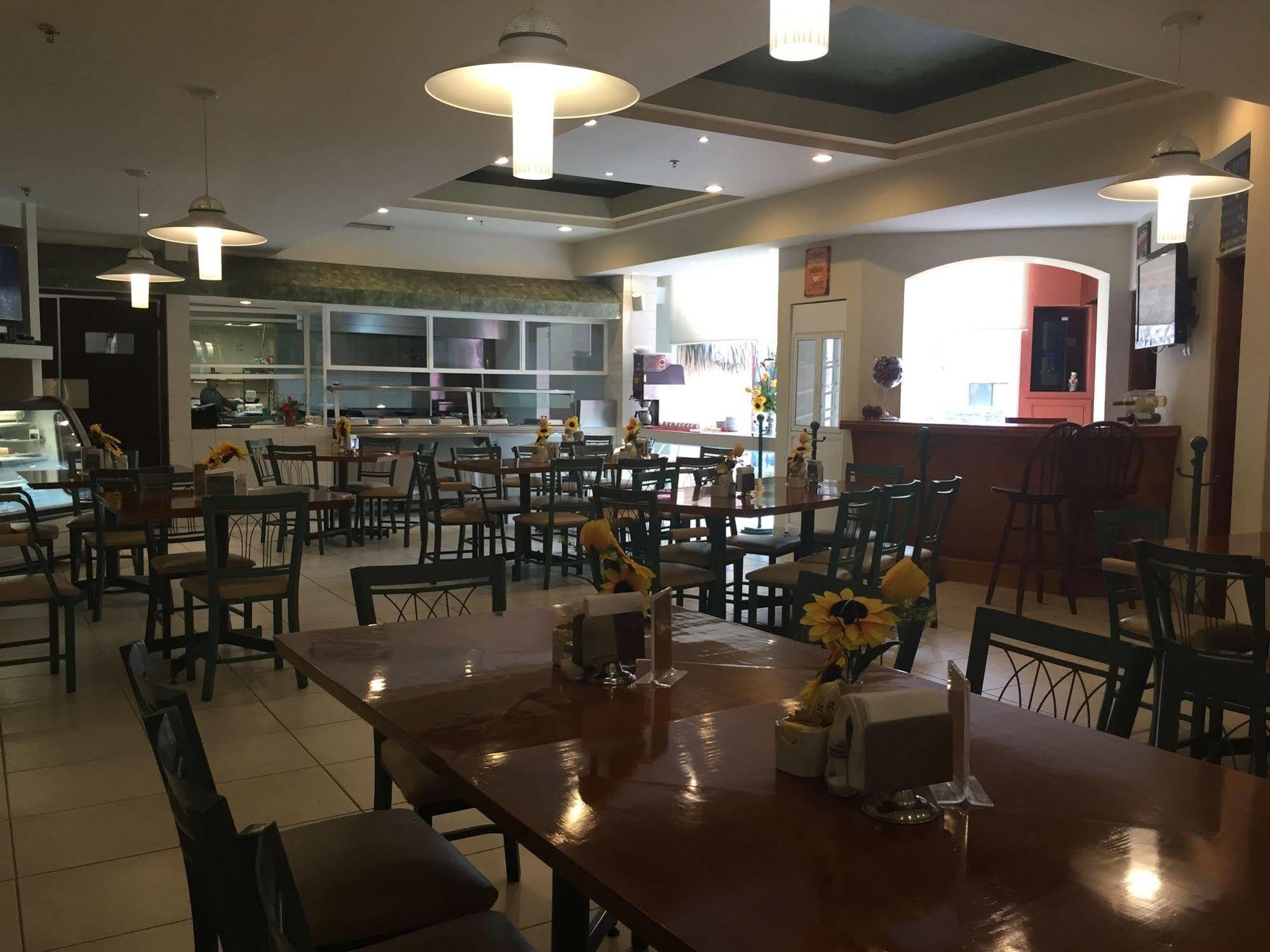 Best Western Bazarell Inn Montemorelos Exterior photo