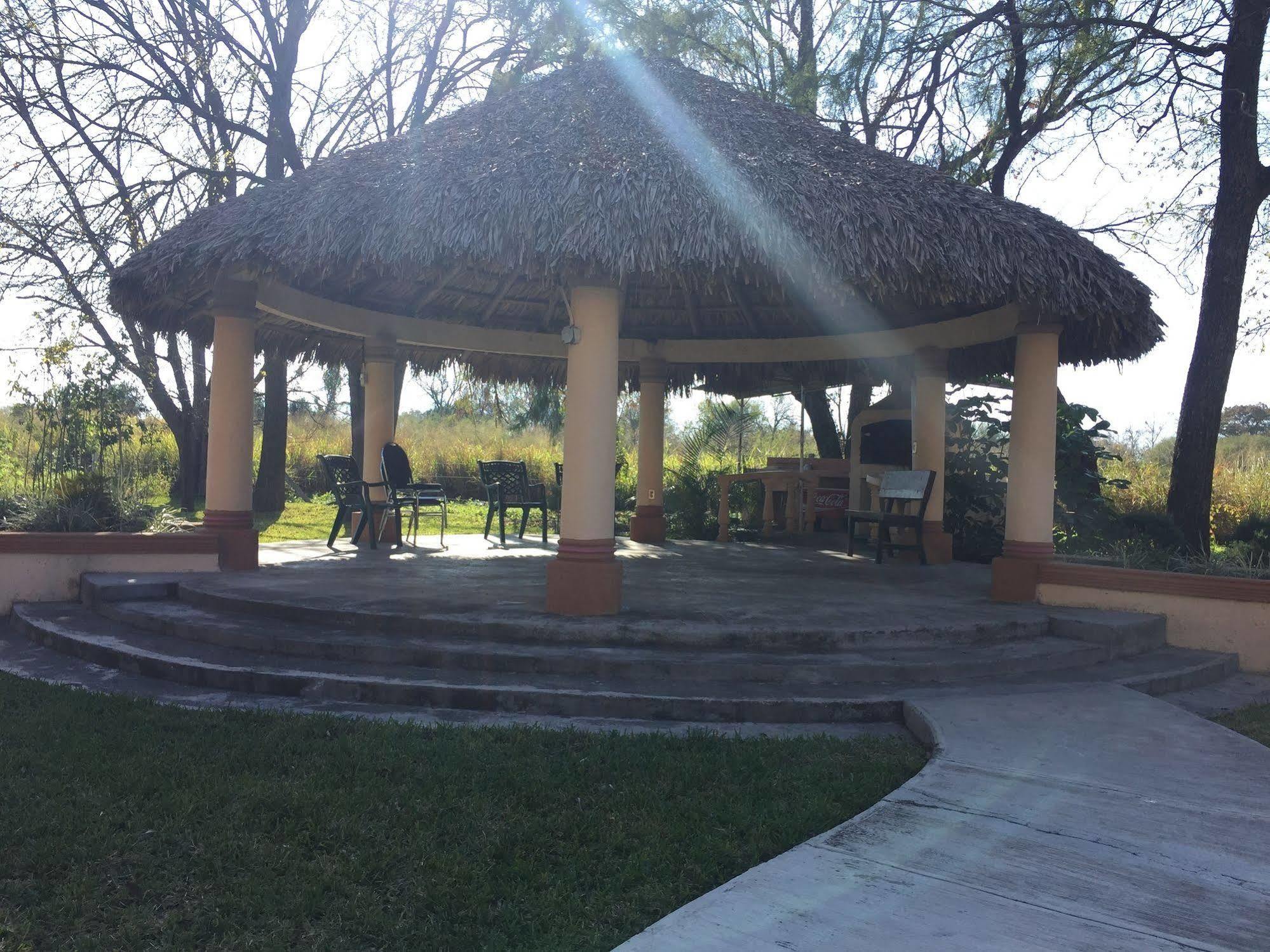 Best Western Bazarell Inn Montemorelos Exterior photo