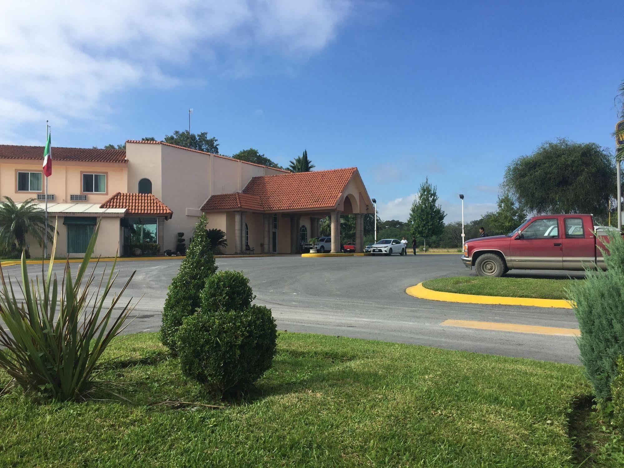 Best Western Bazarell Inn Montemorelos Exterior photo